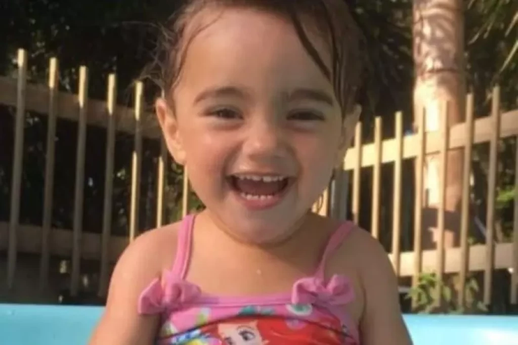 TRISTEZA Morre no hospital menina de 2 anos após se afogar em piscina