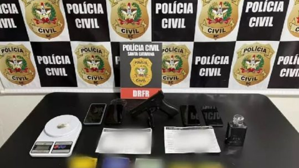 Dupla suspeita de aterrorizar motoristas de aplicativo roubos é