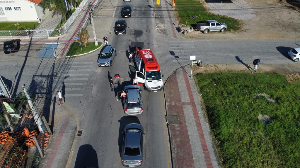 Colis O Entre Carro E Bicicleta Deixa Um Ferido Em Tijucas Jornal Raz O