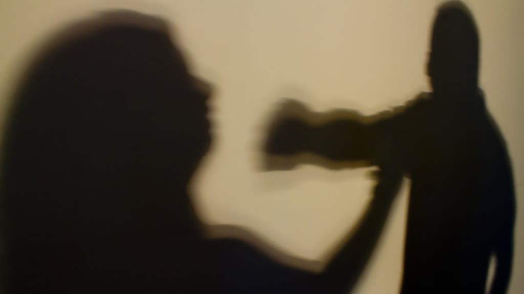 Mulher é encontrada desacordada após ser agredida em balada
