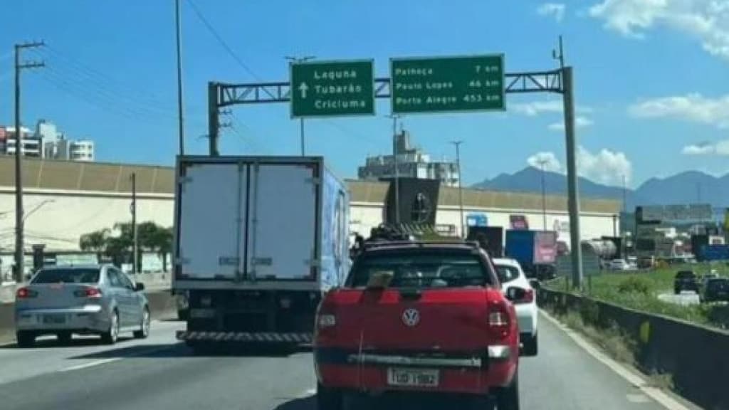 Acidente na BR-101, em Florianópolis, mata motociclista