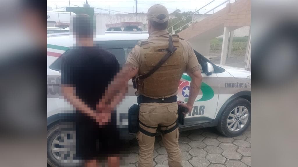 Homem vai fazer a identidade e acaba preso, em Tijucas