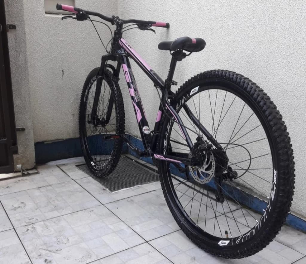 Moradora de Tijucas tem casa invadida e bicicleta furtada