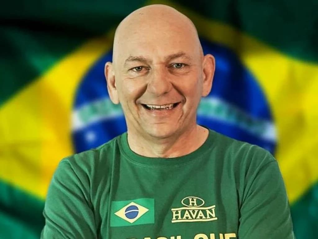 Mais de 10 mil bandeiras do Brasil foram vendidas pela Havan no fim de semana