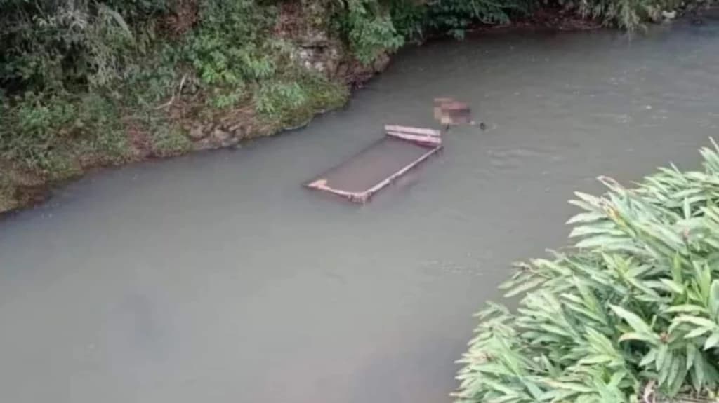 Homem morre após cair com uma tobata dentro de rio em sc
