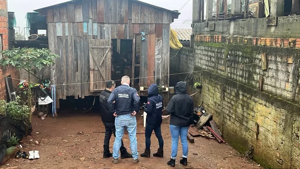 Adolescente de 15 anos é morto dentro de residência com tiro na cabeça