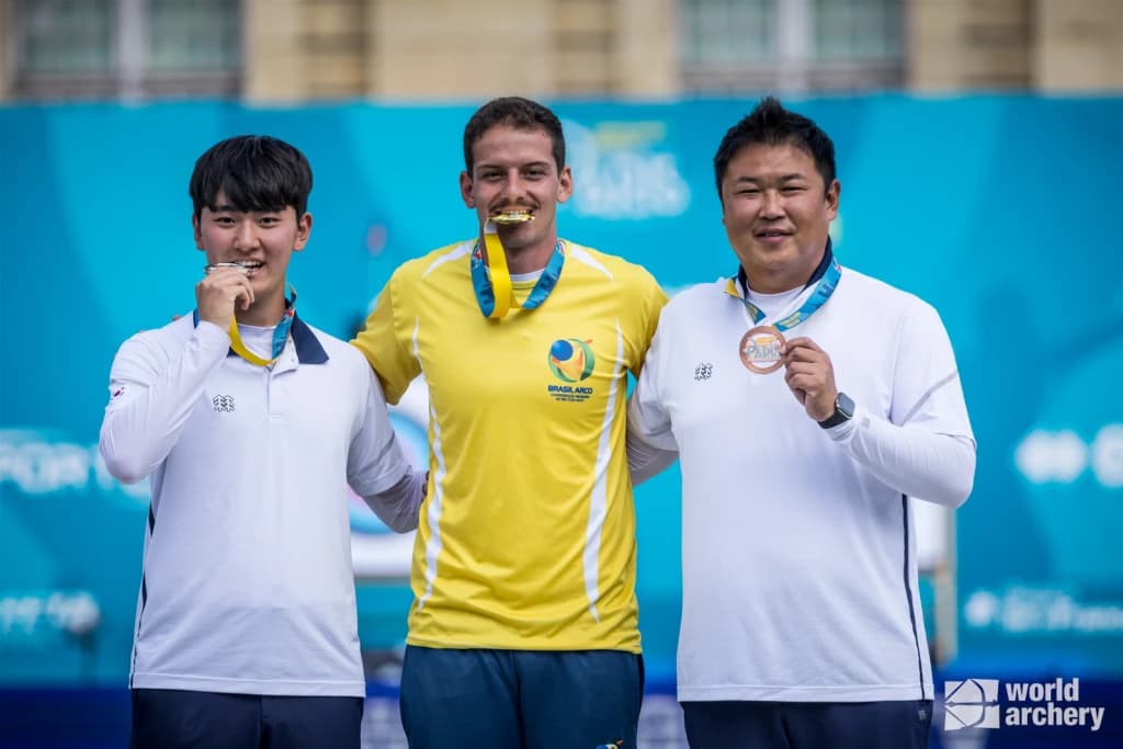 Brasileiro vence sul-coreano e conquista ouro na Copa do Mundo de Tiro com Arco