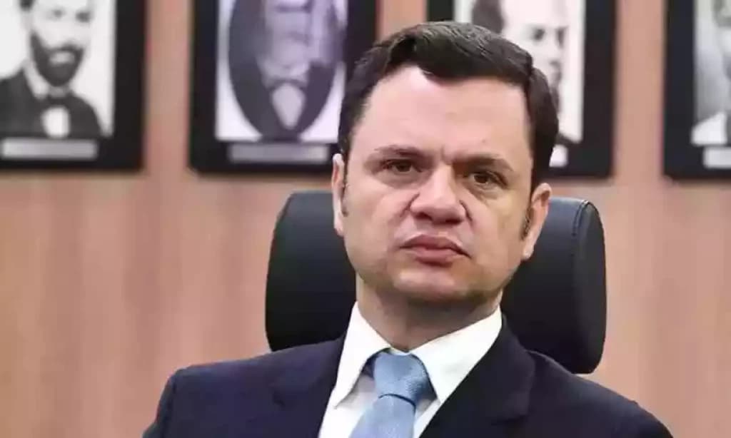 Ex-ministro da Justiça Anderson Torres chega ao Brasil e é preso pela PF