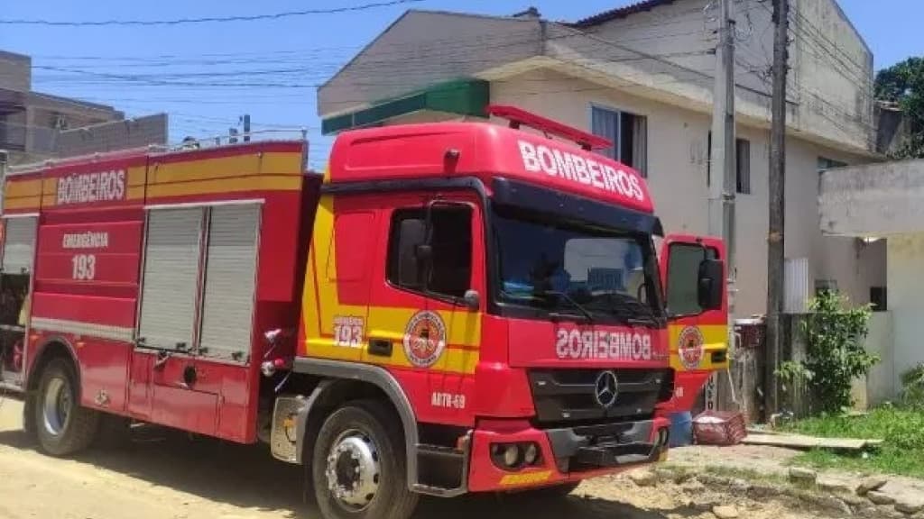 Ceia de Natal esquecida no forno provoca incêndio