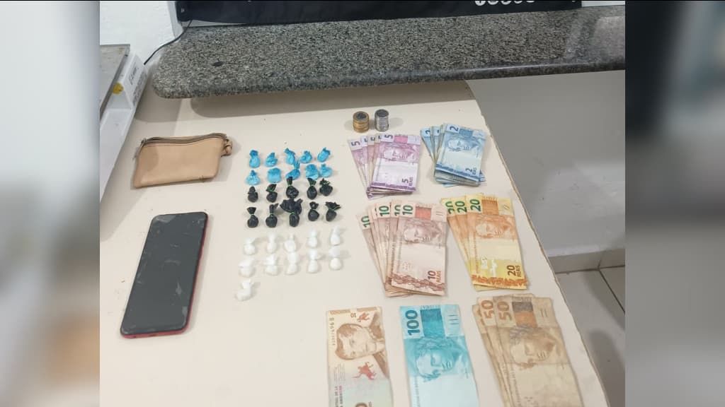 PM desmantela ponto de venda de drogas em Tijucas