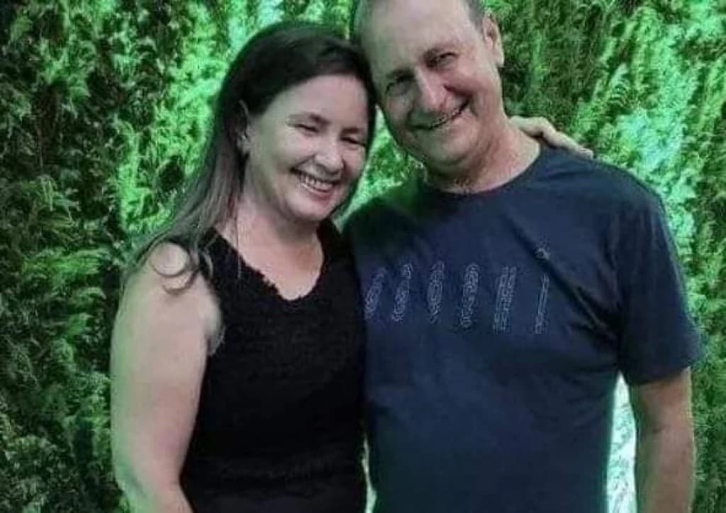 Casal morre ao mesmo tempo em lugares diferentes
