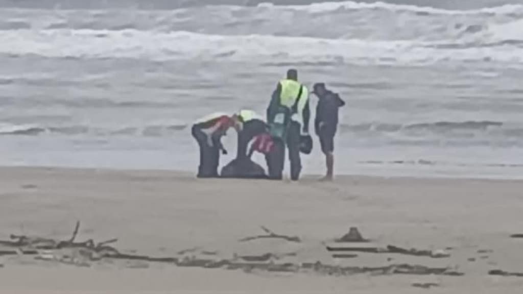 Pescador morre após sofrer mal súbito em praia de Santa Catarina
