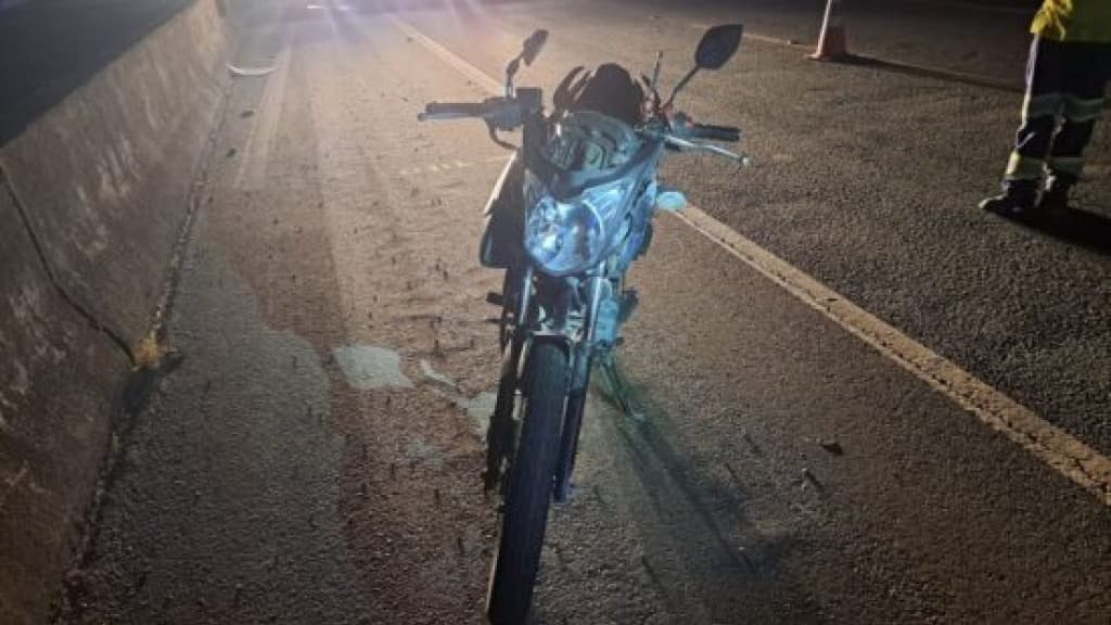 Homem morre após ser atropelado por motocicleta na BR-101