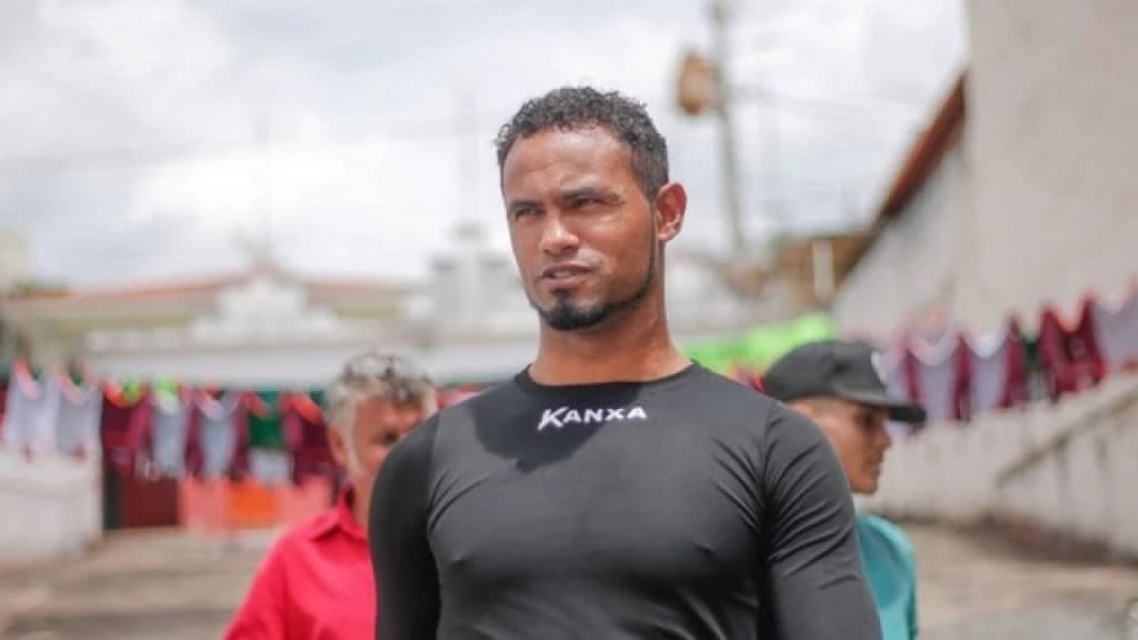 Ex-goleiro Bruno recebe liberdade condicional