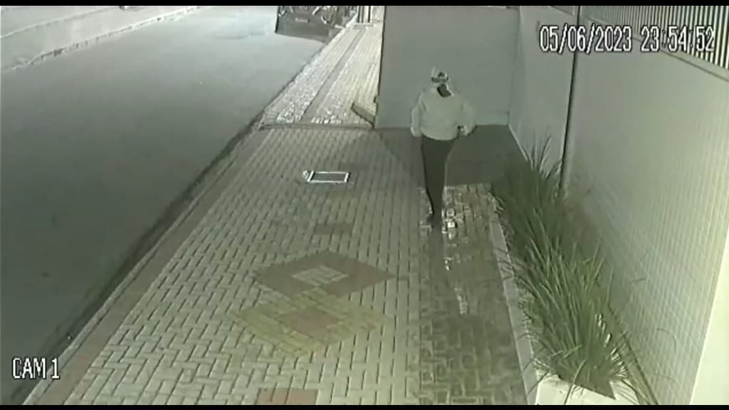 Câmeras de segurança flagram furto de caminhonete em Itapema