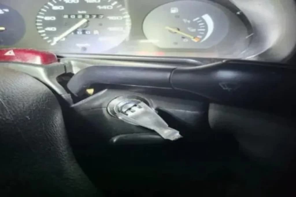 Ladrão usa garfo para ligar carro e foge da PM durante perseguição
