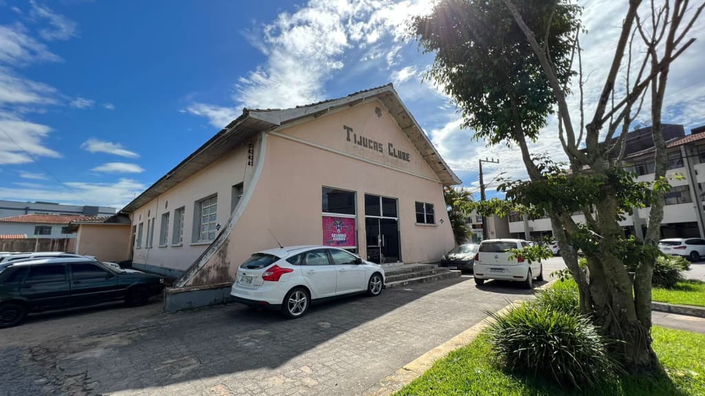 Amigos se unem para resgatar o tradicional Tijucas Clube