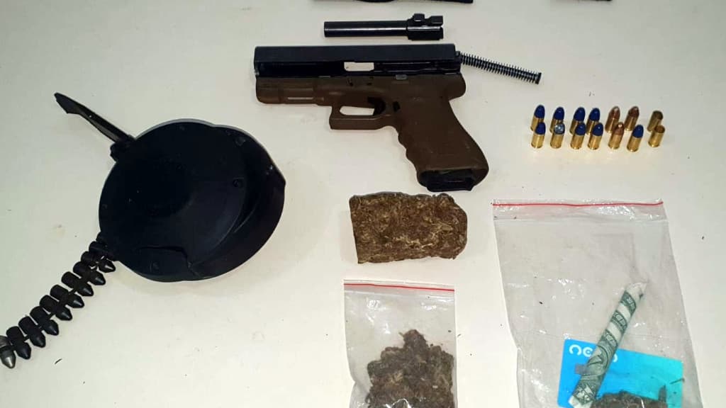 Foragido é detido com arma após perseguição na BR-101