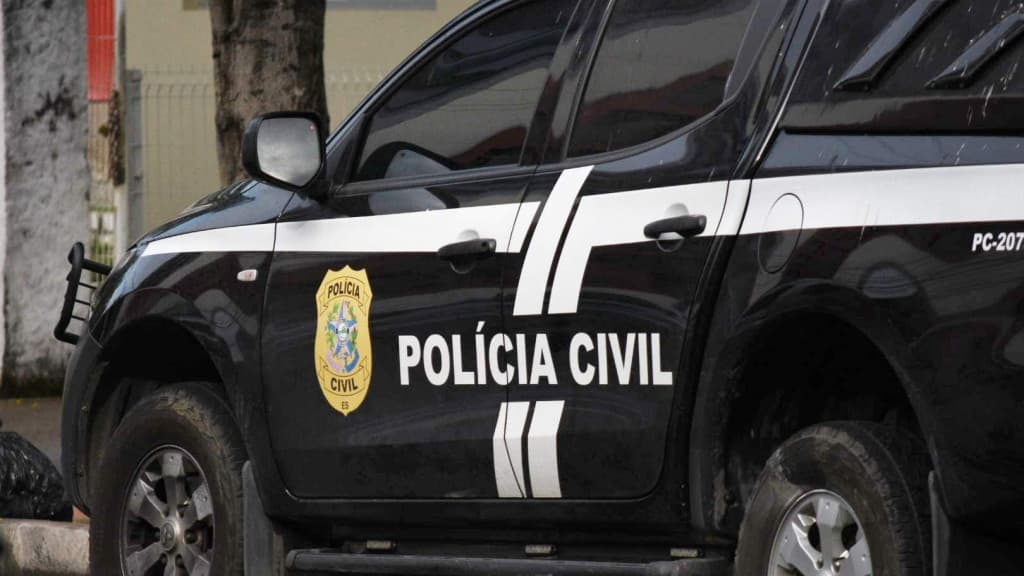 Mãe é presa após abusar sexualmente do filho de dois anos