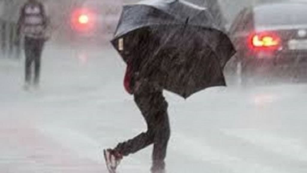 Alerta em SC: Frente fria traz temporais a partir deste domingo