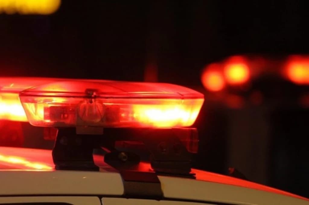 Criminosos invadem casa, rendem moradores e matam jovem em SC