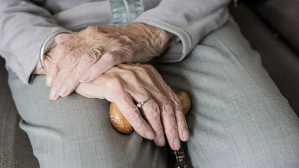 Idosa de 70 anos é amarrada e ameaçada de morte durante assalto em residência