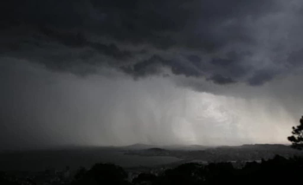 Defesa Civil alerta para temporais, alagamentos e deslizamentos em Santa Catarina