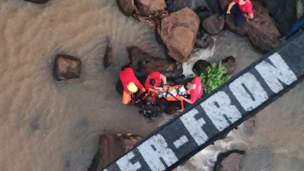 Jovem de 23 anos morre afogada em cachoeira
