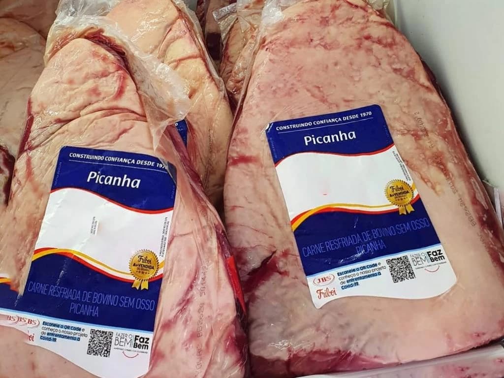 Casal foge após furtar picanha e bebidas de supermercado