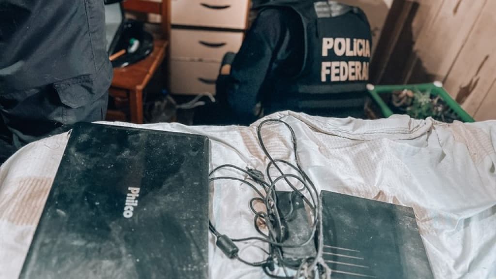 PF prende homem com diversos conteúdos de abuso sexual infantil