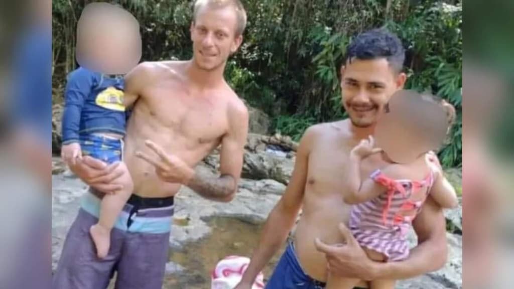 Dois homens morrem após carro cair dentro de rio em SC