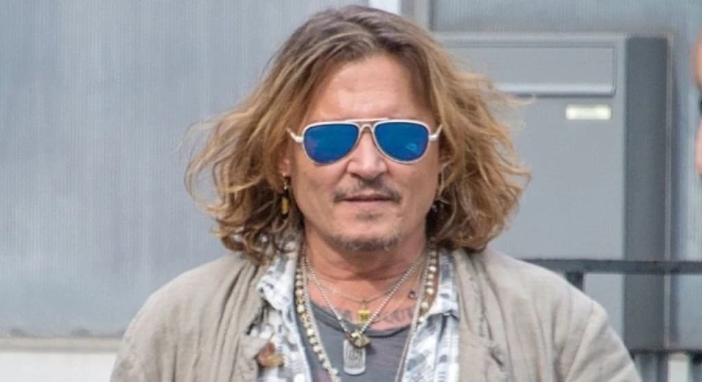 Brasileira namora falso Johnny Depp e perde mais de R$ 200 mil em golpe