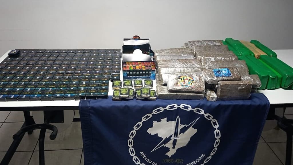 Casal é preso com grande quantidade de maconha na BR-101, em Joinville
