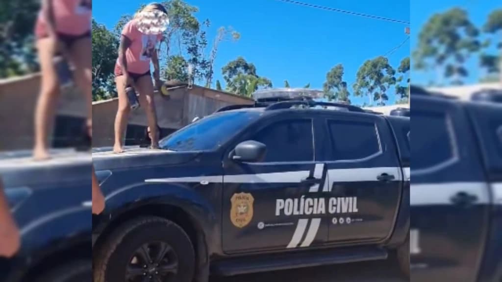 Família ataca viatura da polícia com garrafada e pedrada e acaba presa