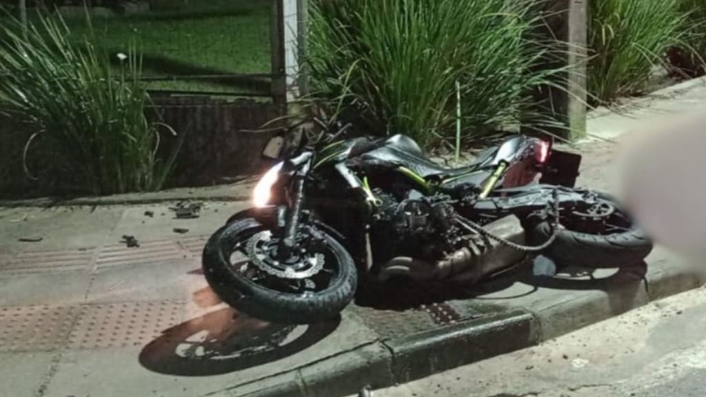 Militar do exército morre ao colidir moto contra muro