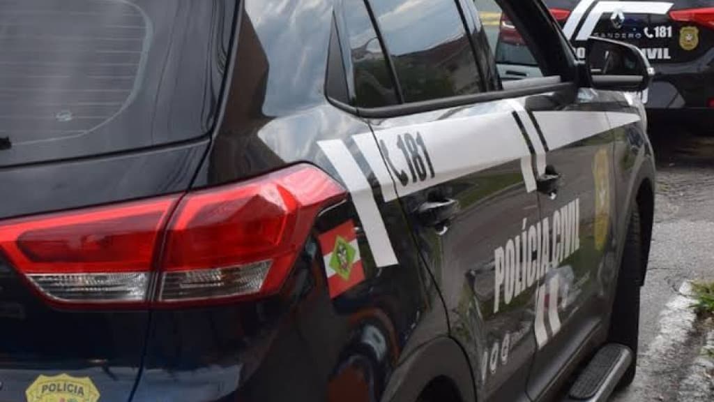 Polícia deflagra operação contra lavagem de dinheiro e tráfico em Itapema