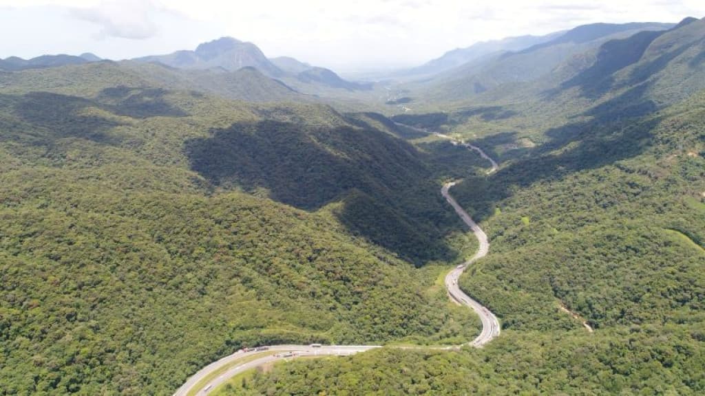 Chuvas intensas levam ao bloqueio total da BR-376 entre PR e SC
