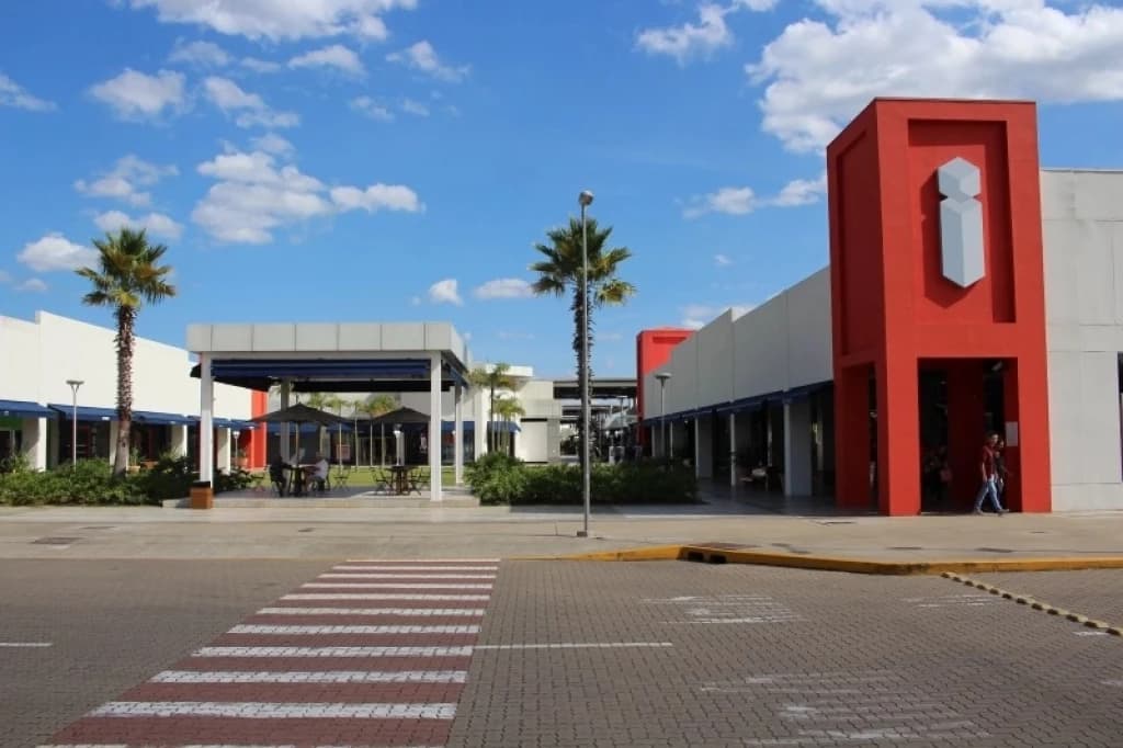 Casal é preso após furtar óculos de mais de mil reais em Tijucas