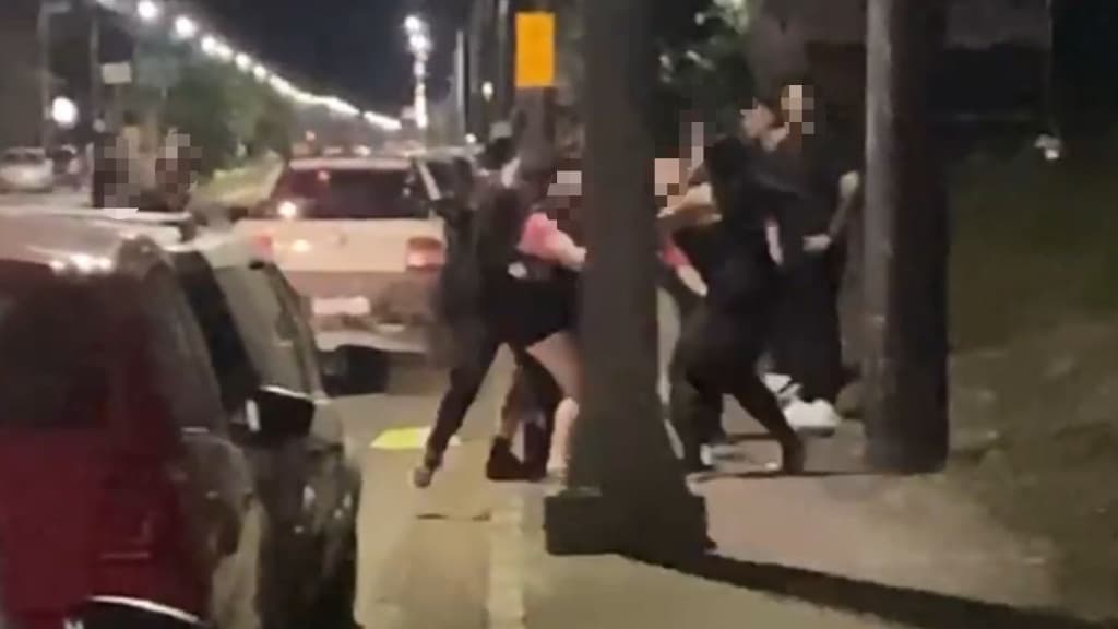Homem leva tiros nas costas após confusão em saída de balada