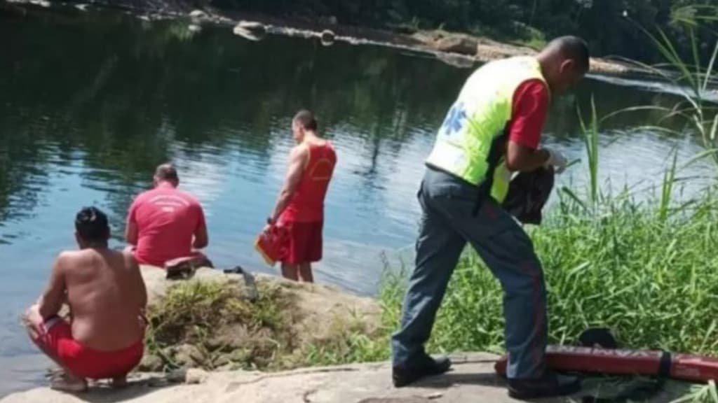 Homem vai tomar banho de rio e acaba morto