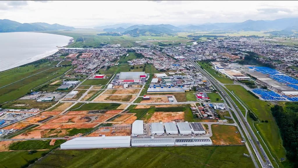 Polo industrial de Tijucas cresce exponencialmente, mas falta mão de obra