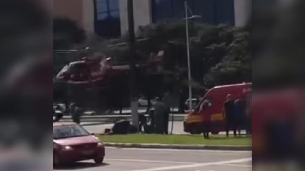 Helicóptero dos bombeiros socorre criança atropelada por moto em Florianópolis