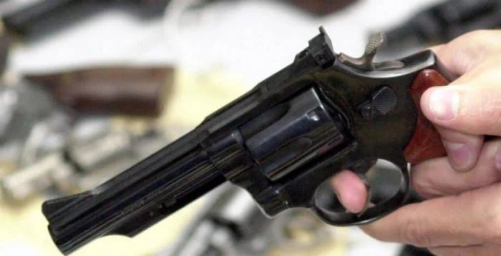 Homem reage a assalto e é baleado dentro de sua própria casa, em Brusque