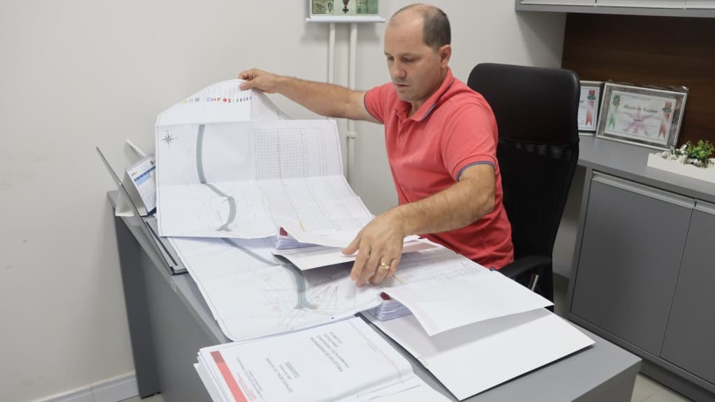 Asfalto do Oliveira, em Tijucas: “sonho está mais perto de se tornar realidade”