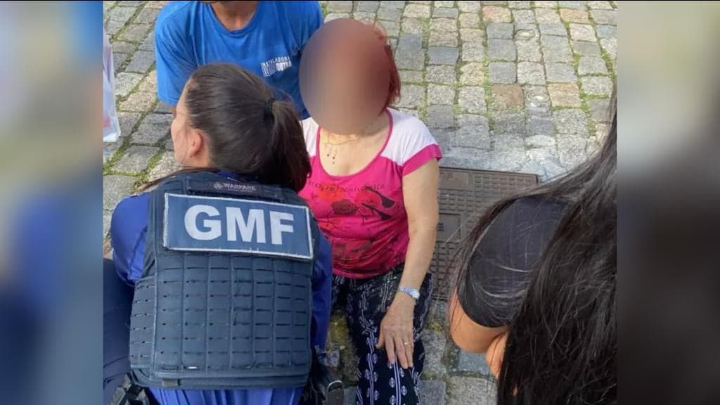 Arco de Natal despenca e deixa três irmãs feridas, em Florianópolis