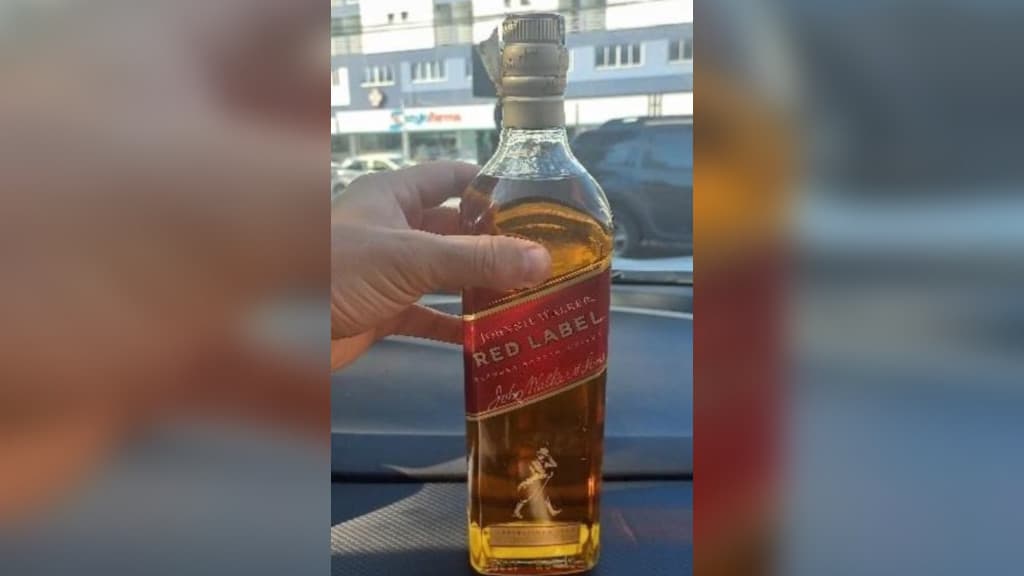Ladrão é linchado por populares tentando furtar uísque