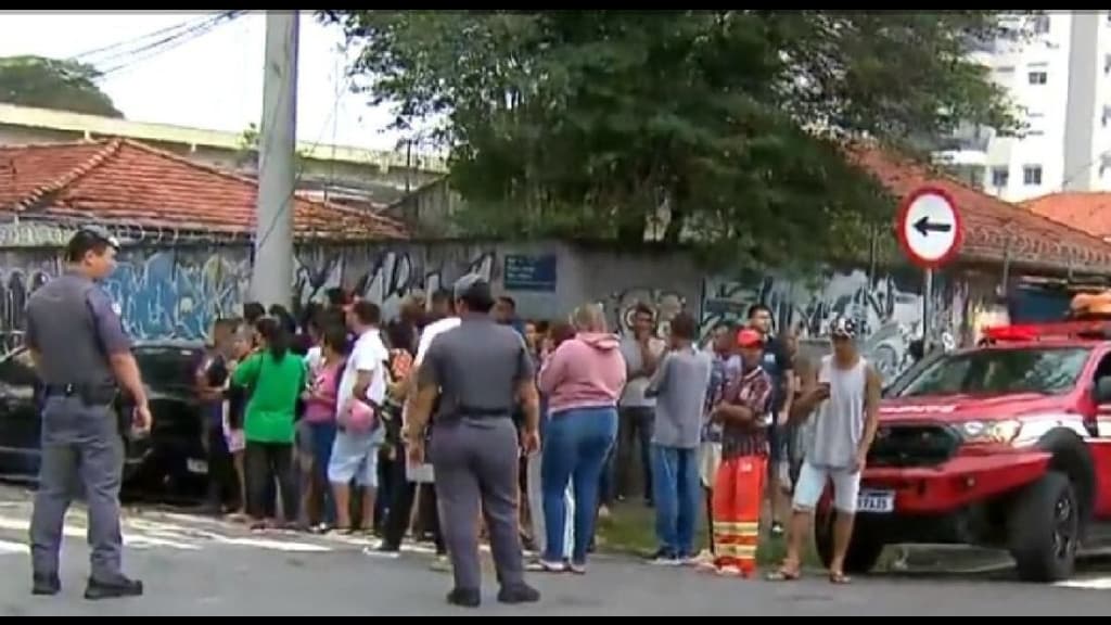 Vítima de atentado em escola, professora não resiste a facada e morre
