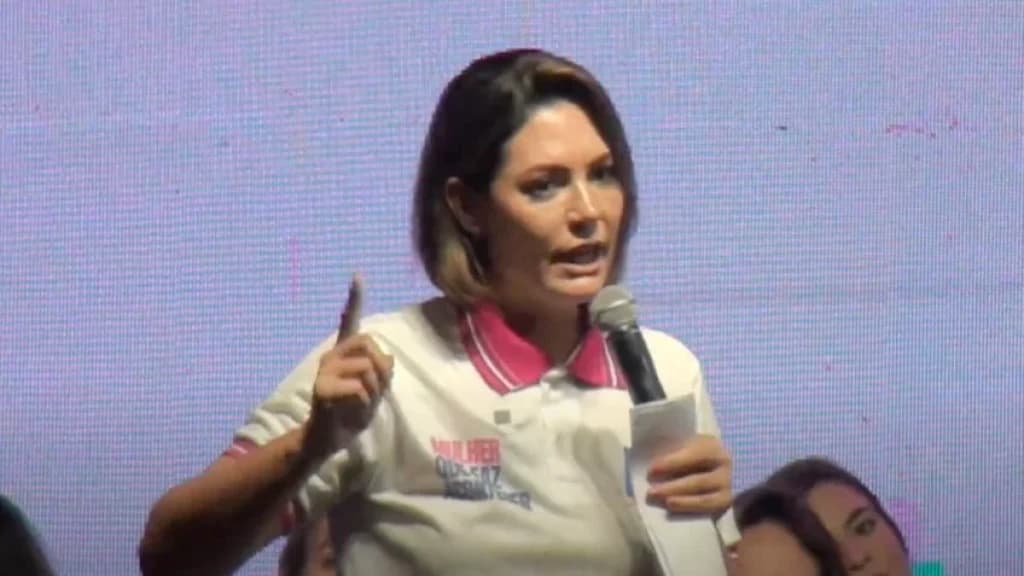 Michelle Bolsonaro ironiza acusações e promete lançar “Mijoias”
