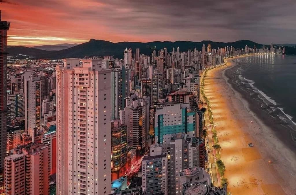 Balneário Camboriú tem o metro quadrado mais caro do Brasil em ano de valorização histórica
