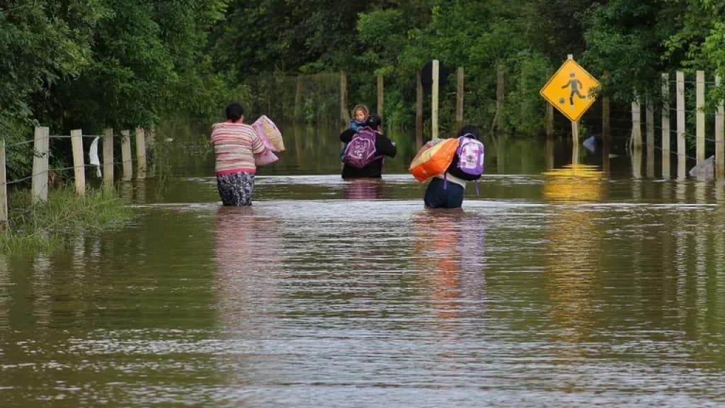 Chuva persistente aumenta risco de alagamentos neste domingo em SC
